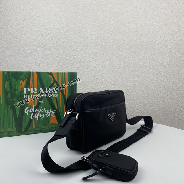 Prada專櫃經典新款升級版男士單肩斜挎包 2VH048 普拉達黑色尼龍材質肩背包 csp1528